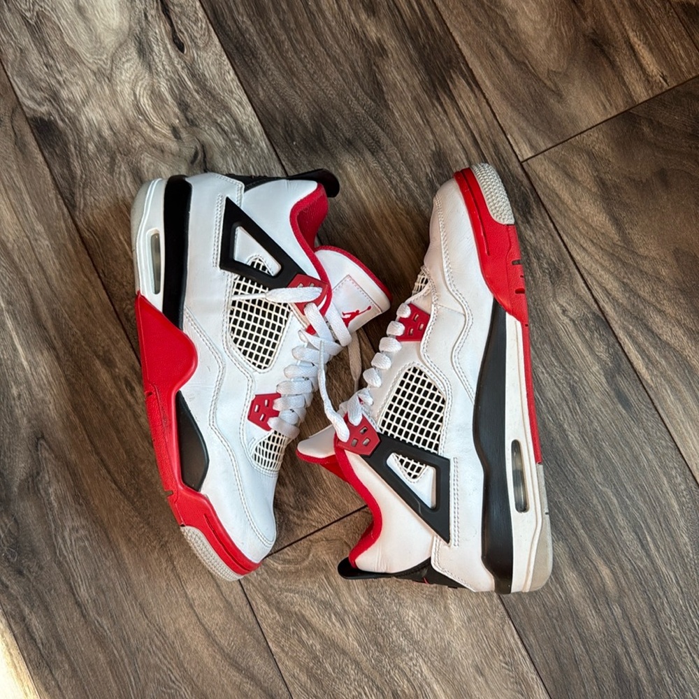 Jordan retro 4